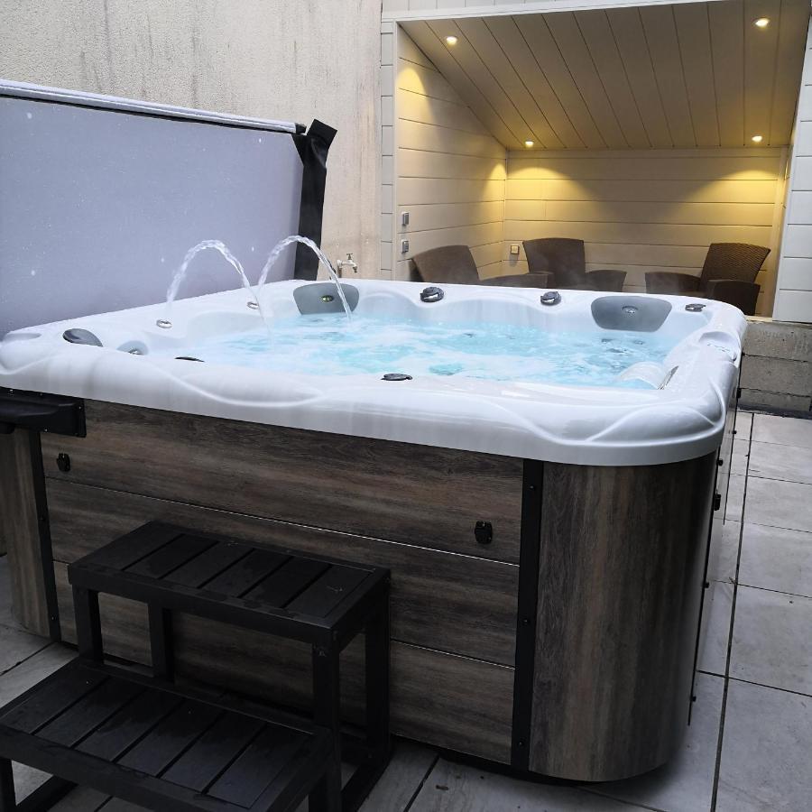 O Rethel Jacuzzi, Gite Ardennes Exterior foto