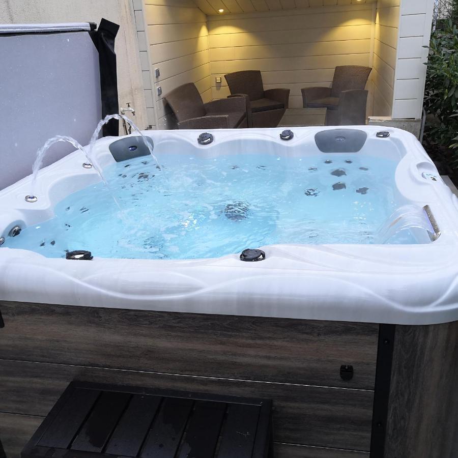 O Rethel Jacuzzi, Gite Ardennes Exterior foto