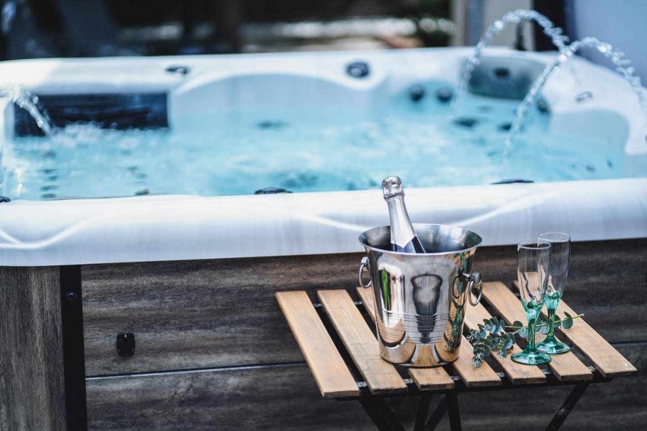 O Rethel Jacuzzi, Gite Ardennes Exterior foto