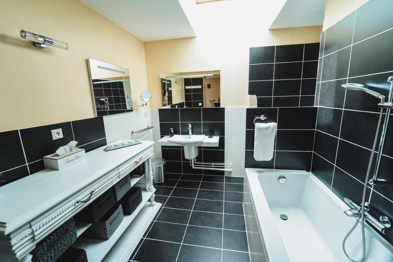 O Rethel Jacuzzi, Gite Ardennes Exterior foto