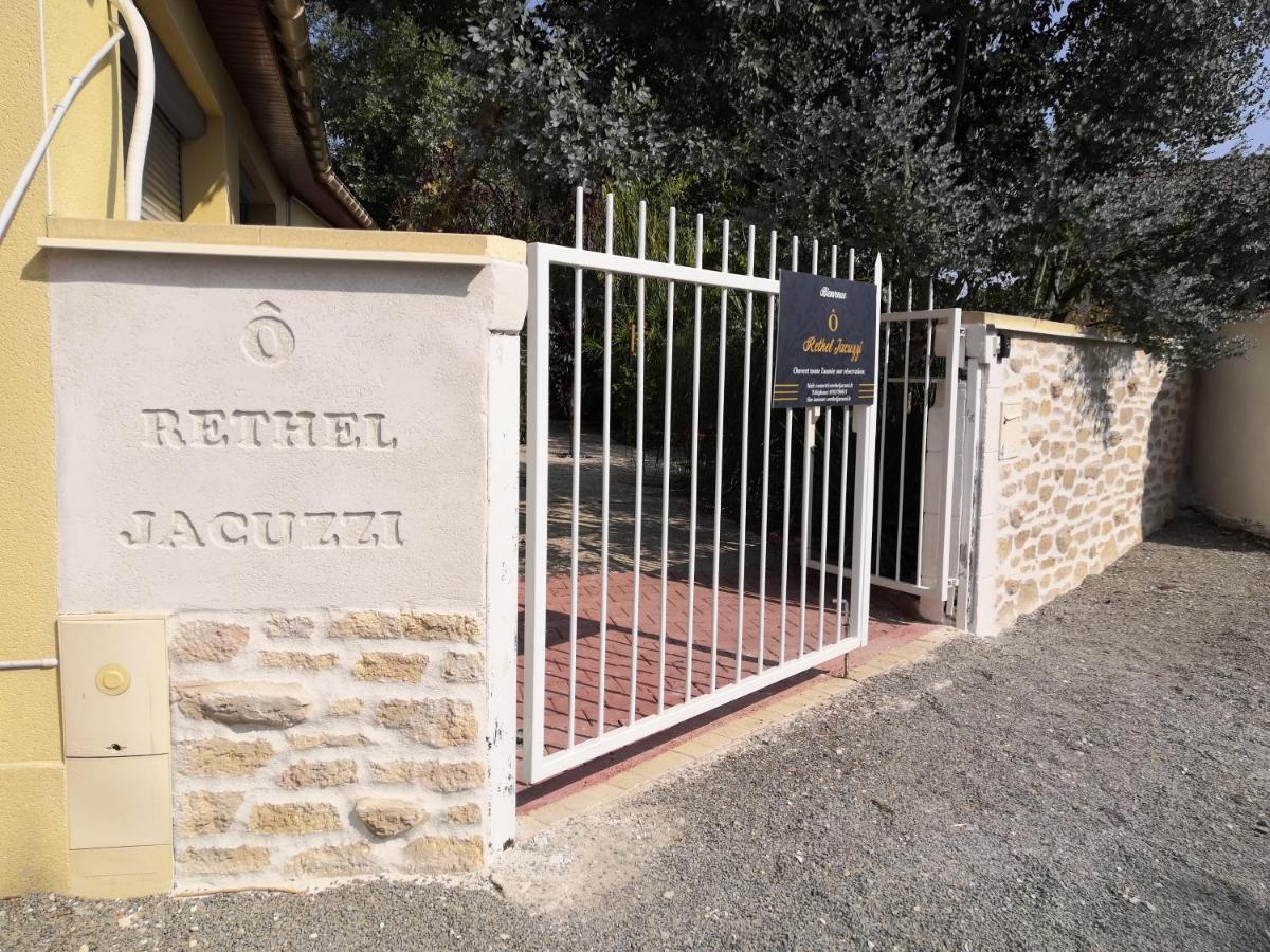 O Rethel Jacuzzi, Gite Ardennes Exterior foto