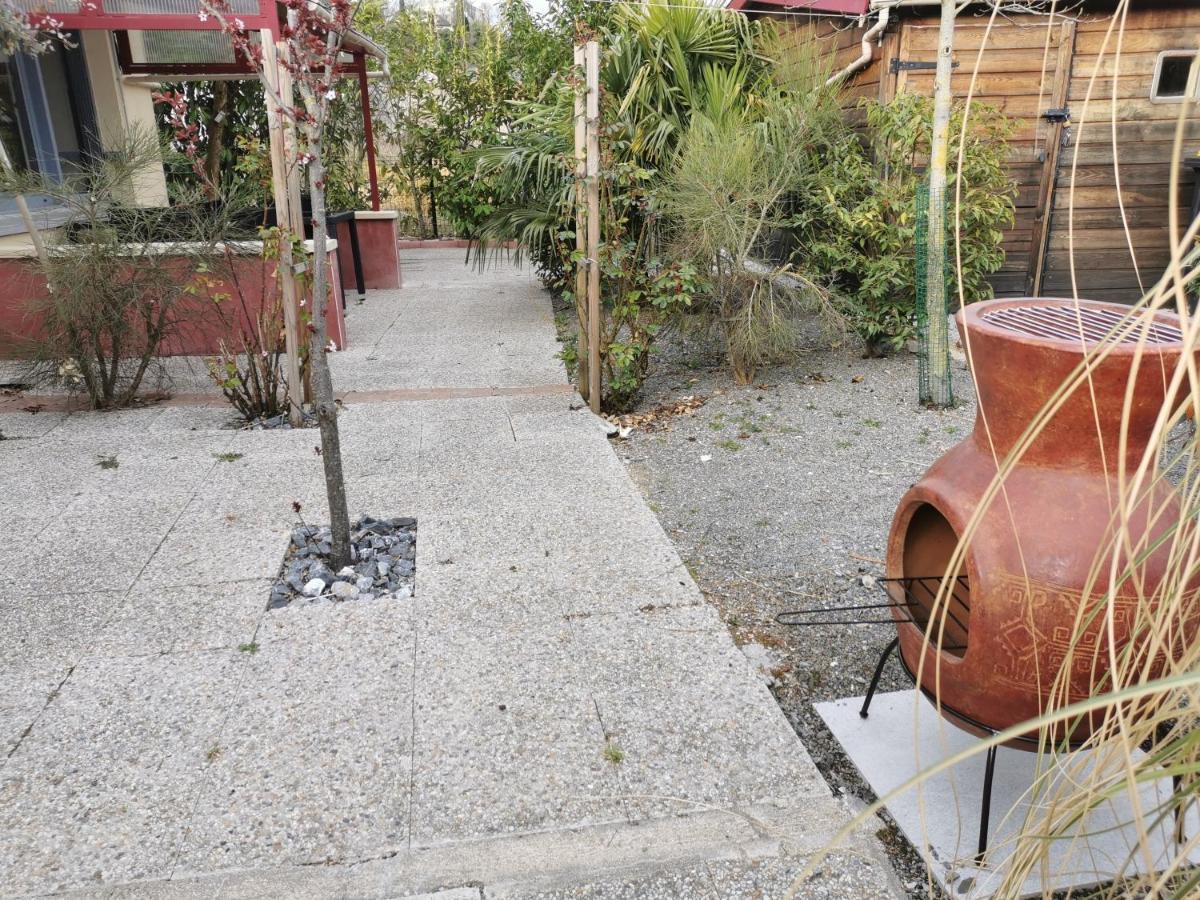 O Rethel Jacuzzi, Gite Ardennes Exterior foto